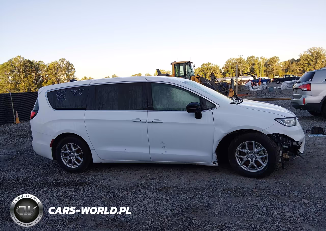 2025 Chrysler Pacifica Select VIN:2C4RC1BG8SR560999 - 13