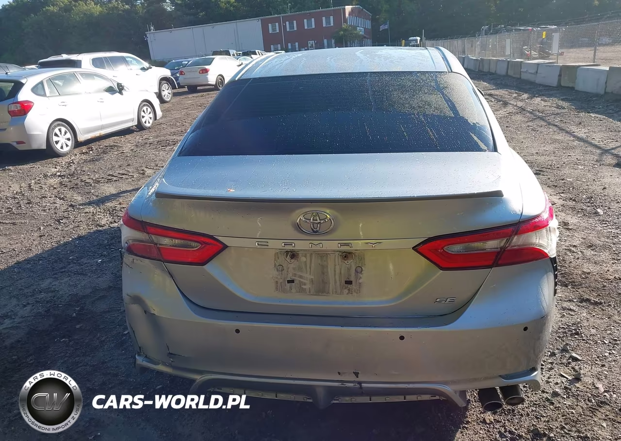 2018 Toyota Camry Se VIN:4T1B11HK8JU645289 - 17
