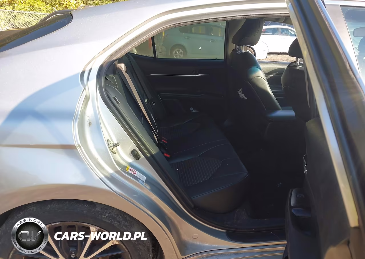 2018 Toyota Camry Se VIN:4T1B11HK8JU645289 - 8
