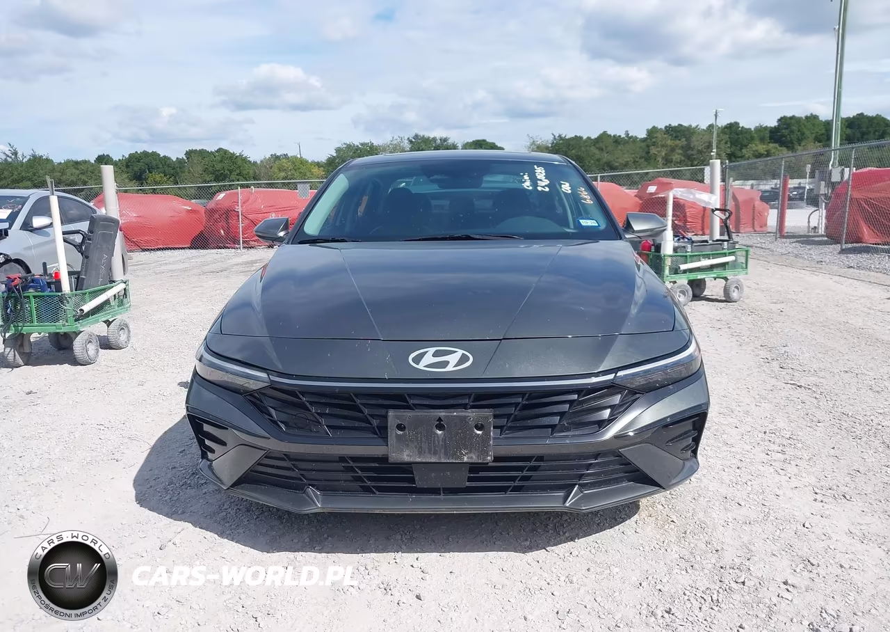 2025 Hyundai Elantra Limited VIN:KMHLP4DG2SU895134 - 13
