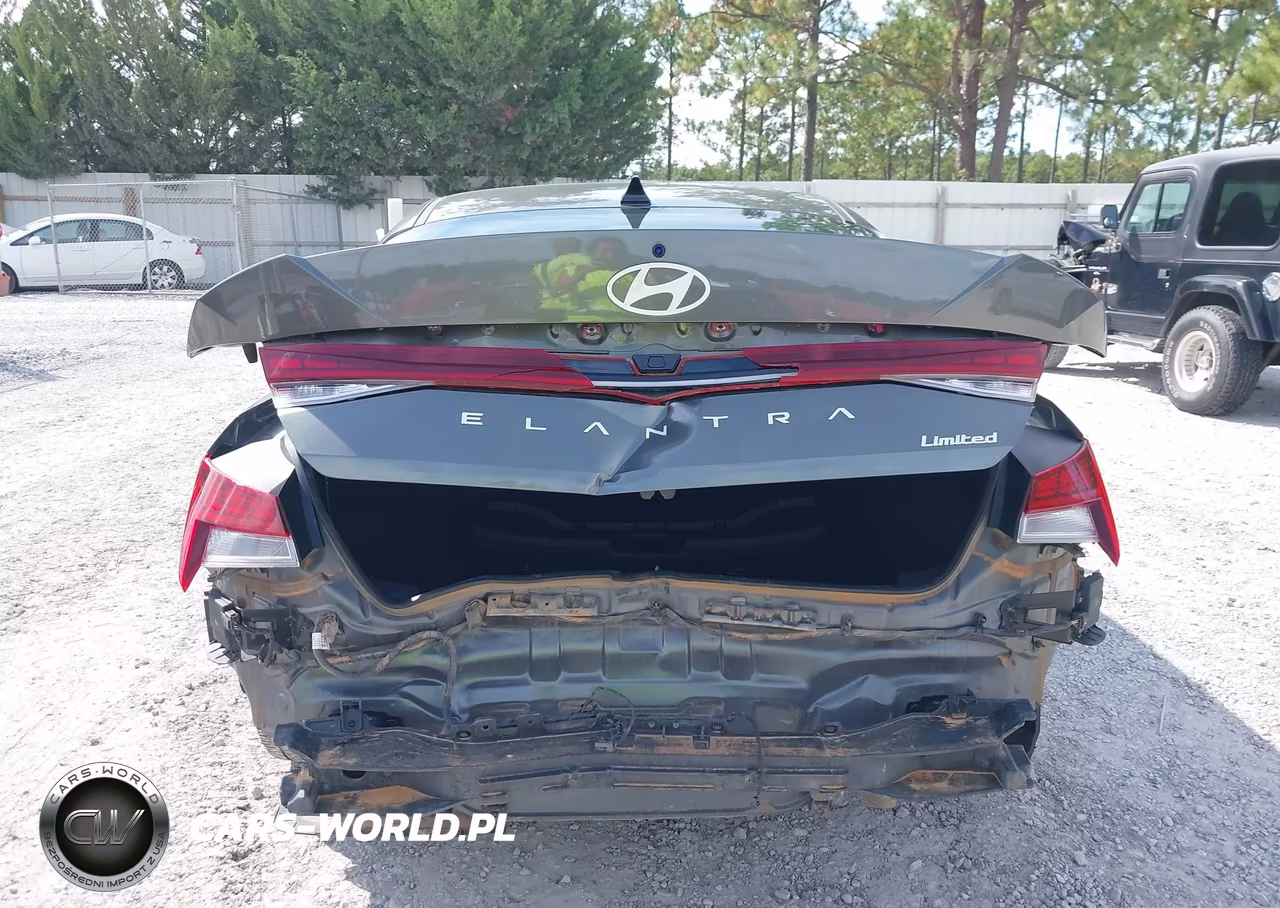 2025 Hyundai Elantra Limited VIN:KMHLP4DG2SU895134 - 17