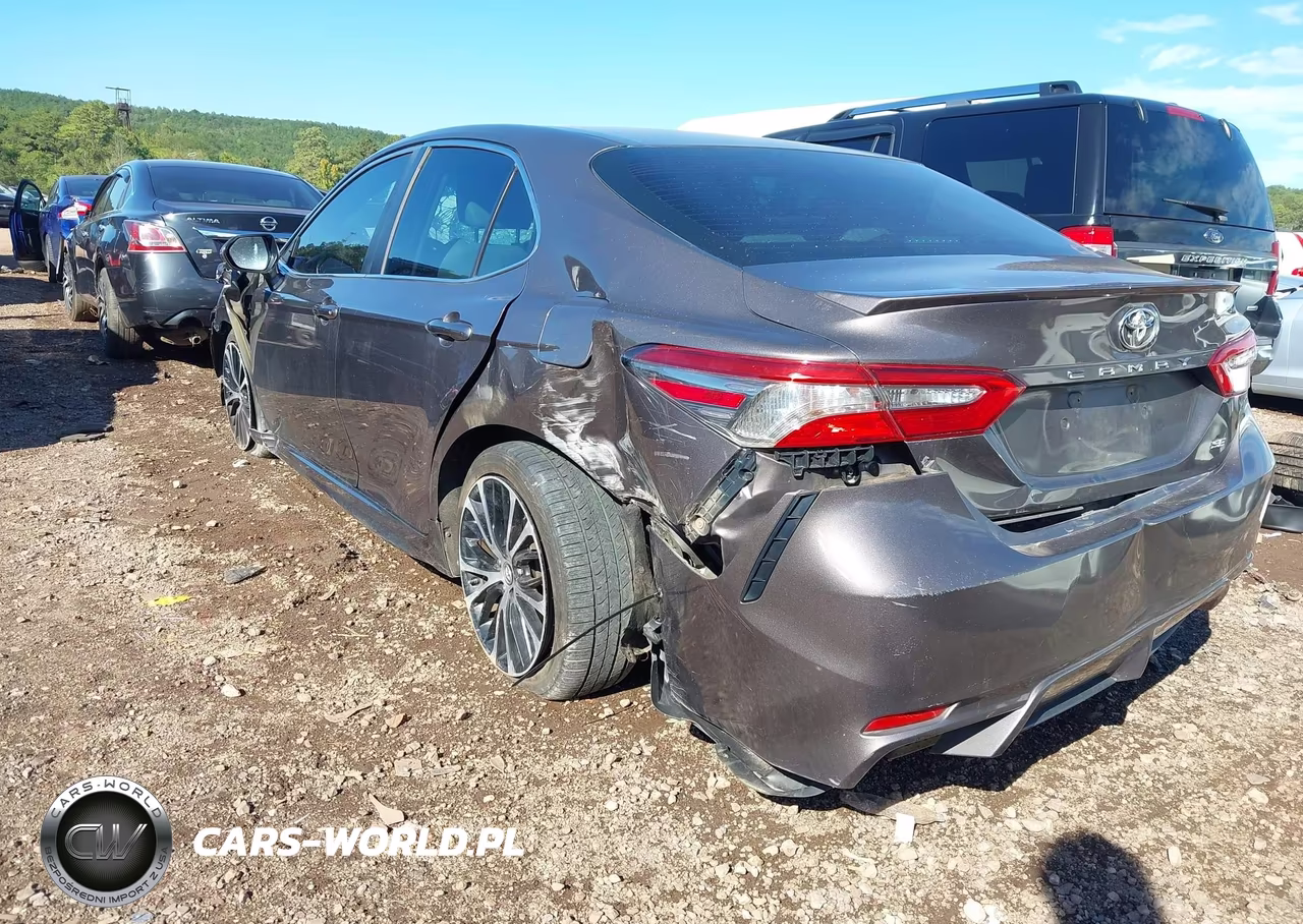 2018 Toyota Camry Se VIN:4T1B11HK2JU013906 - 3