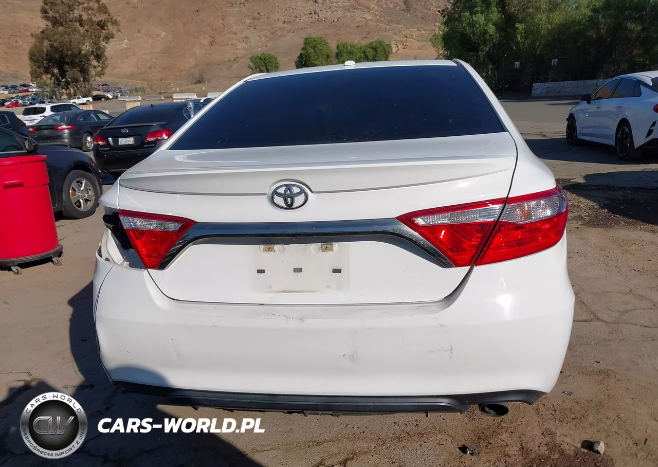2015 Toyota Camry Se VIN:4T1BF1FK8FU034447 - 16