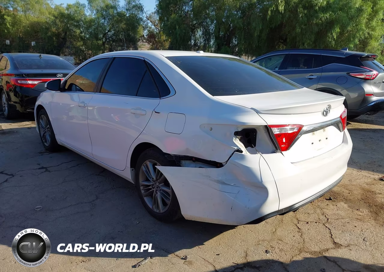 2015 Toyota Camry Se VIN:4T1BF1FK8FU034447 - 3