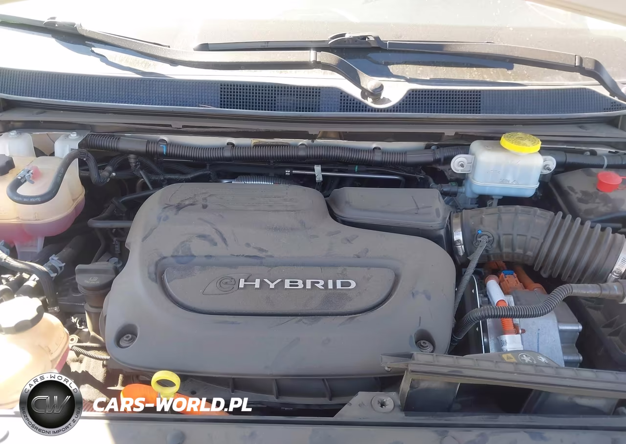 2021 Chrysler Pacifica Hybrid Touring L VIN:2C4RC1L73MR590087 - 10