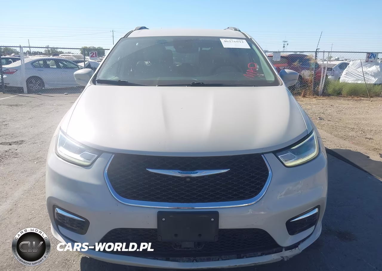 2021 Chrysler Pacifica Hybrid Touring L VIN:2C4RC1L73MR590087 - 13