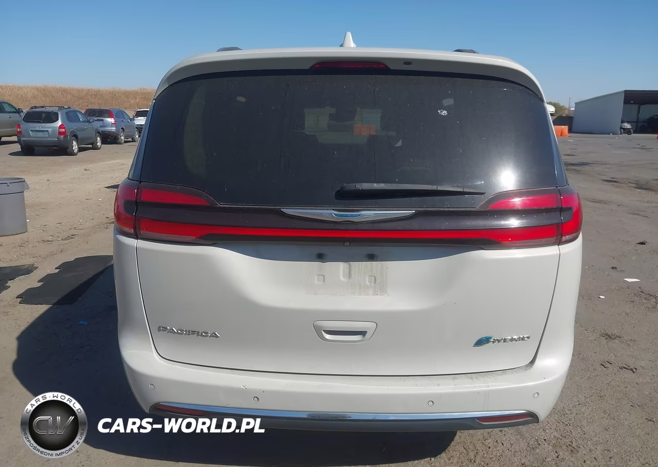 2021 Chrysler Pacifica Hybrid Touring L VIN:2C4RC1L73MR590087 - 17