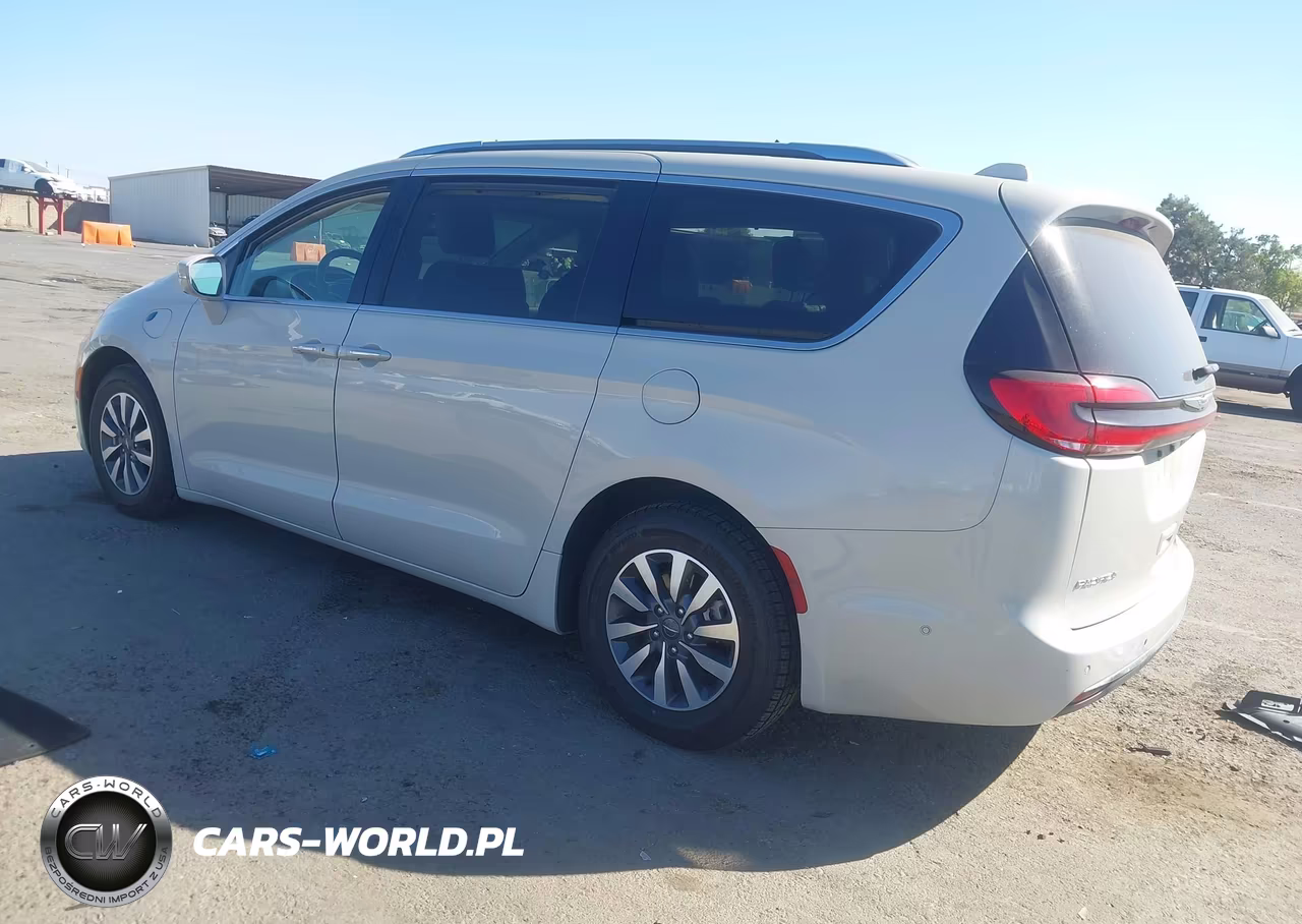 2021 Chrysler Pacifica Hybrid Touring L VIN:2C4RC1L73MR590087 - 3