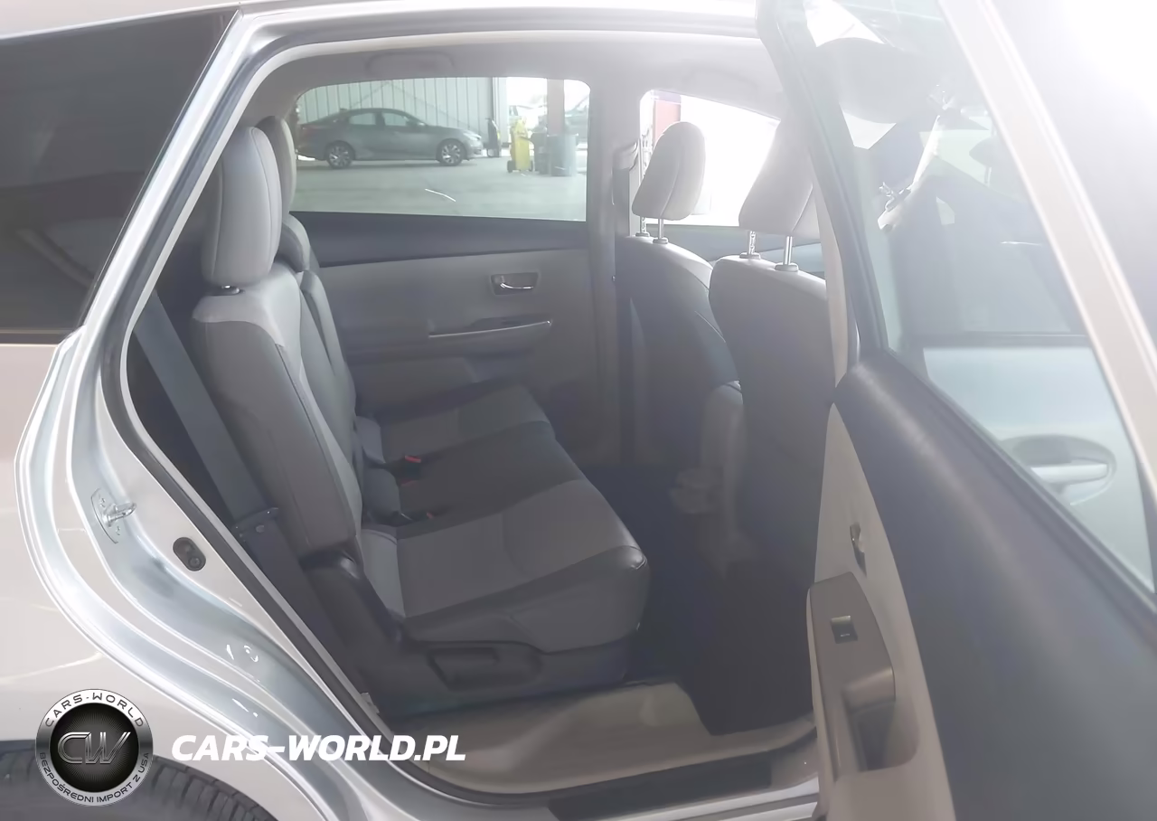 2016 Toyota Prius V Four VIN:JTDZN3EU7GJ048749 - 8