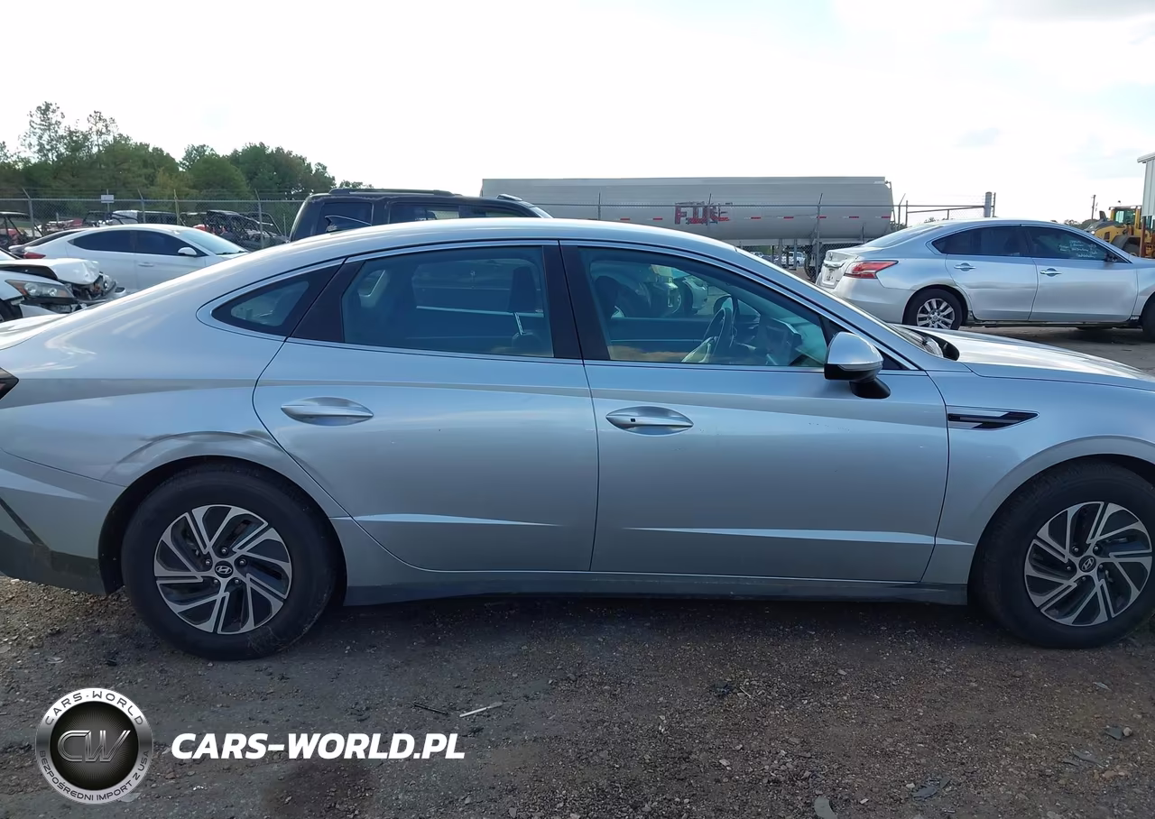 2026 Hyundai Sonata Hybrid Blue VIN:KMHL24JJ5TA187722 - 14