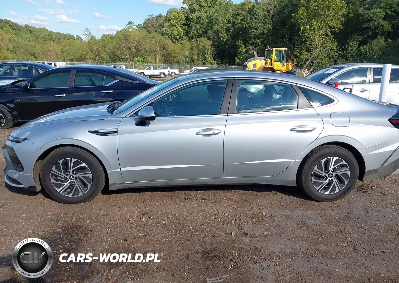 2026 Hyundai Sonata Hybrid Blue VIN:KMHL24JJ5TA187722 - 15