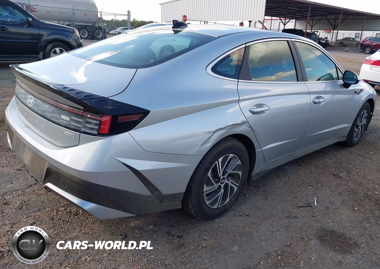 2026 Hyundai Sonata Hybrid Blue VIN:KMHL24JJ5TA187722 - 4