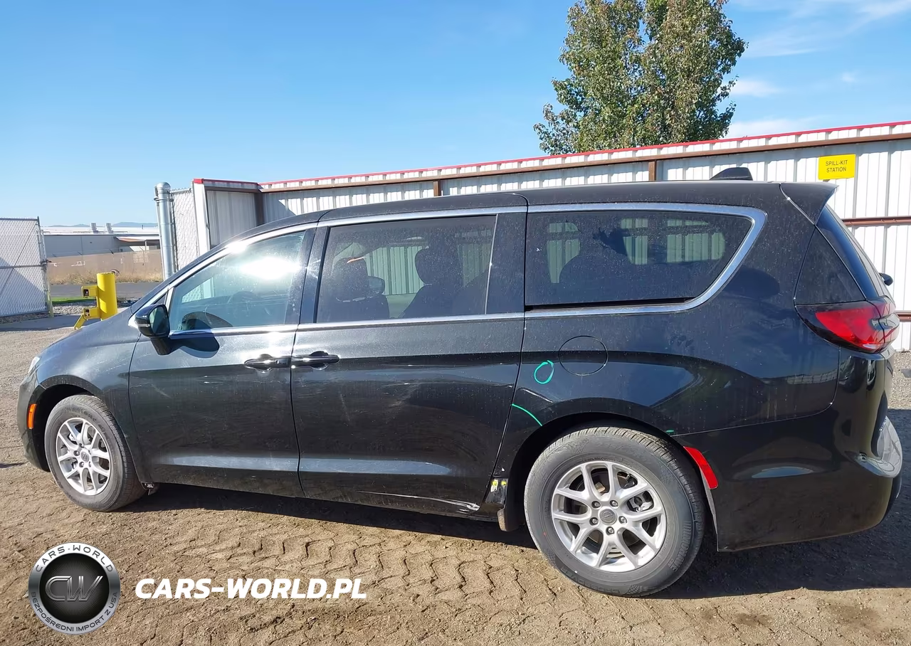 2024 Chrysler Pacifica Touring L VIN:2C4RC1BG7RR101750 - 15