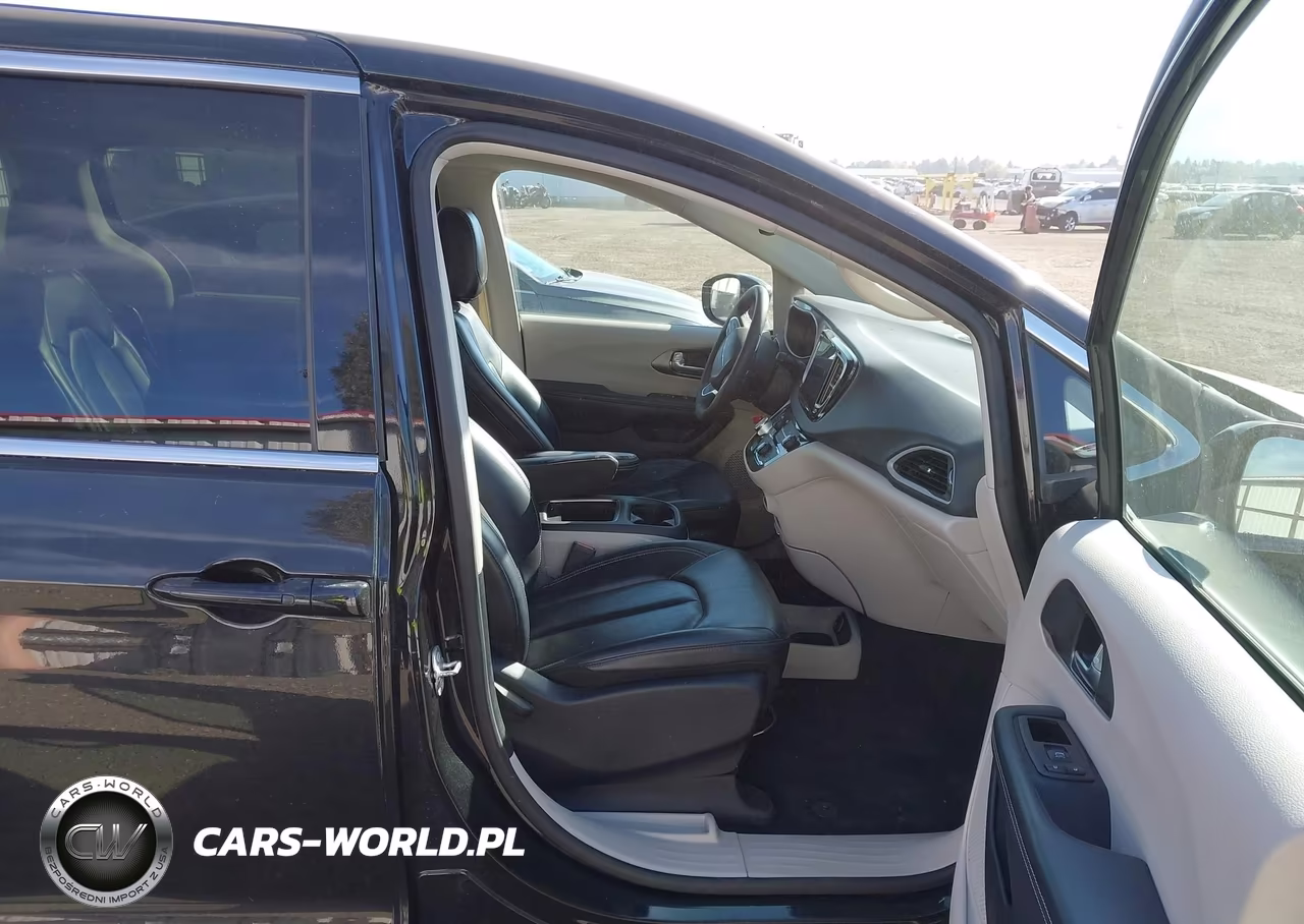 2024 Chrysler Pacifica Touring L VIN:2C4RC1BG7RR101750 - 5