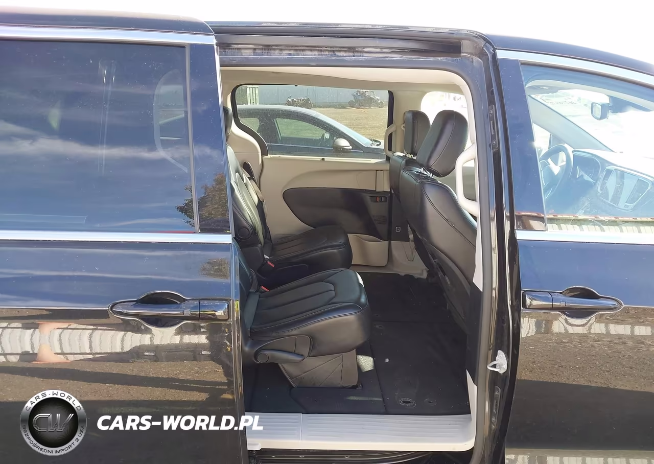 2024 Chrysler Pacifica Touring L VIN:2C4RC1BG7RR101750 - 8