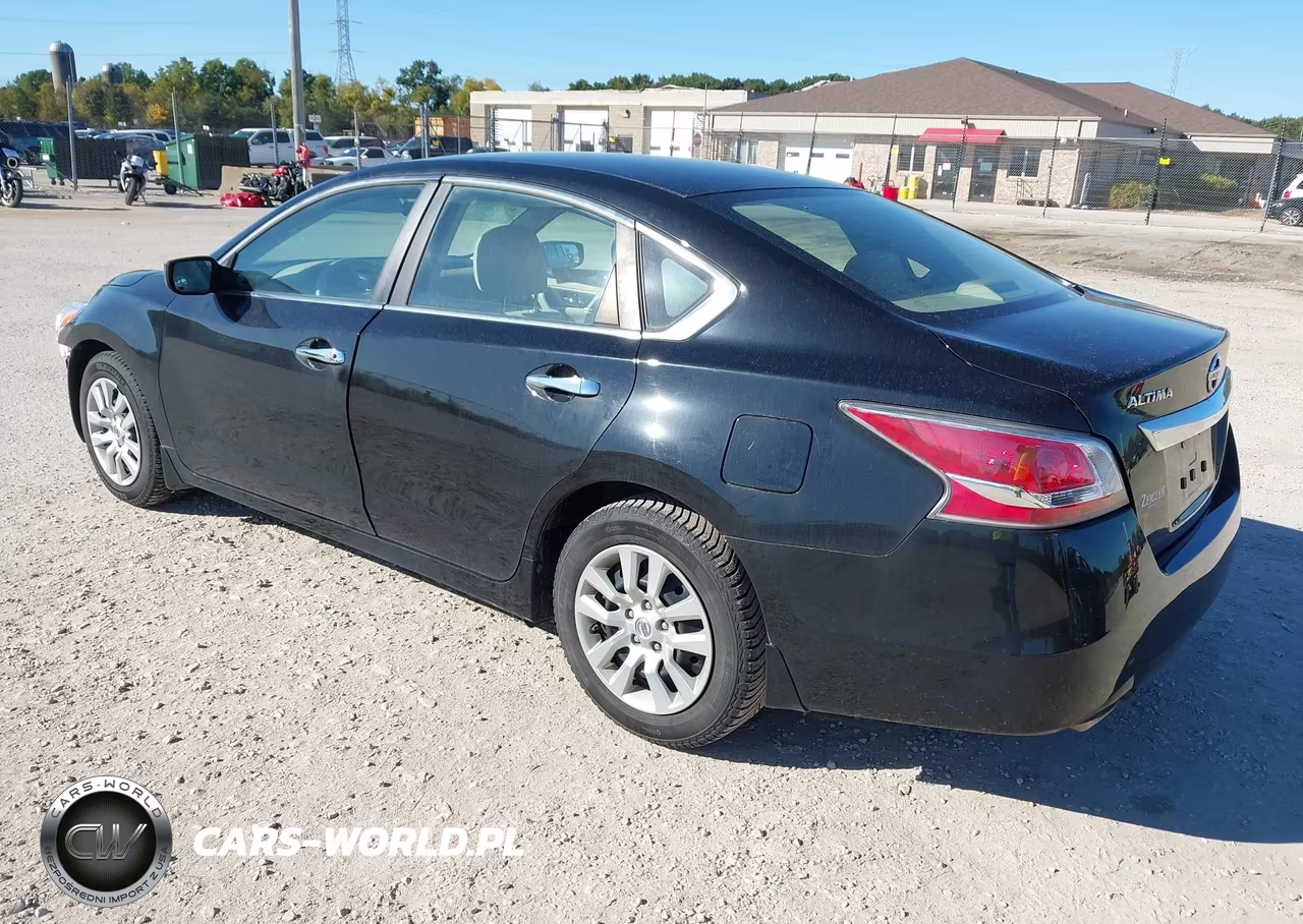 2015 Nissan Altima 2.5 S VIN:1N4AL3AP2FC266920 - 3