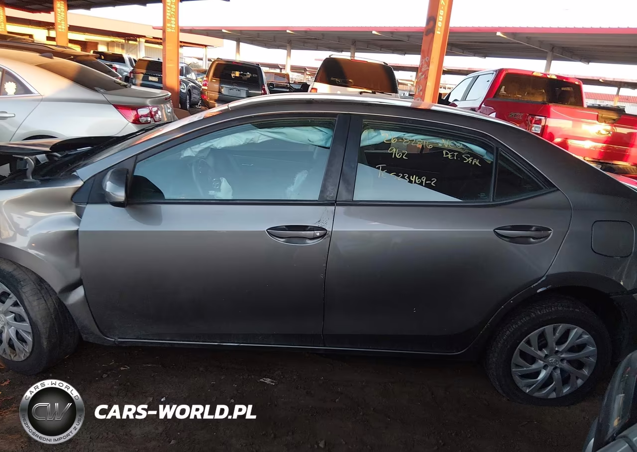 2018 Toyota Corolla Le VIN:5YFBURHE0JP792661 - 13