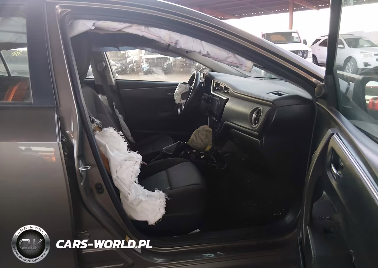 2018 Toyota Corolla Le VIN:5YFBURHE0JP792661 - 5