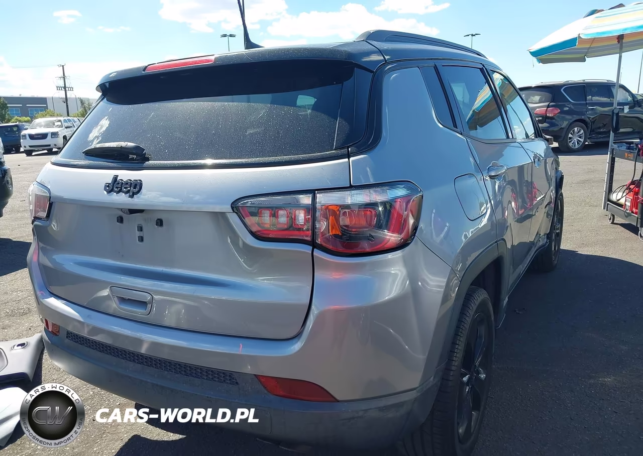 2018 Jeep Compass Altitude Fwd VIN:3C4NJCBB3JT460714 - 4
