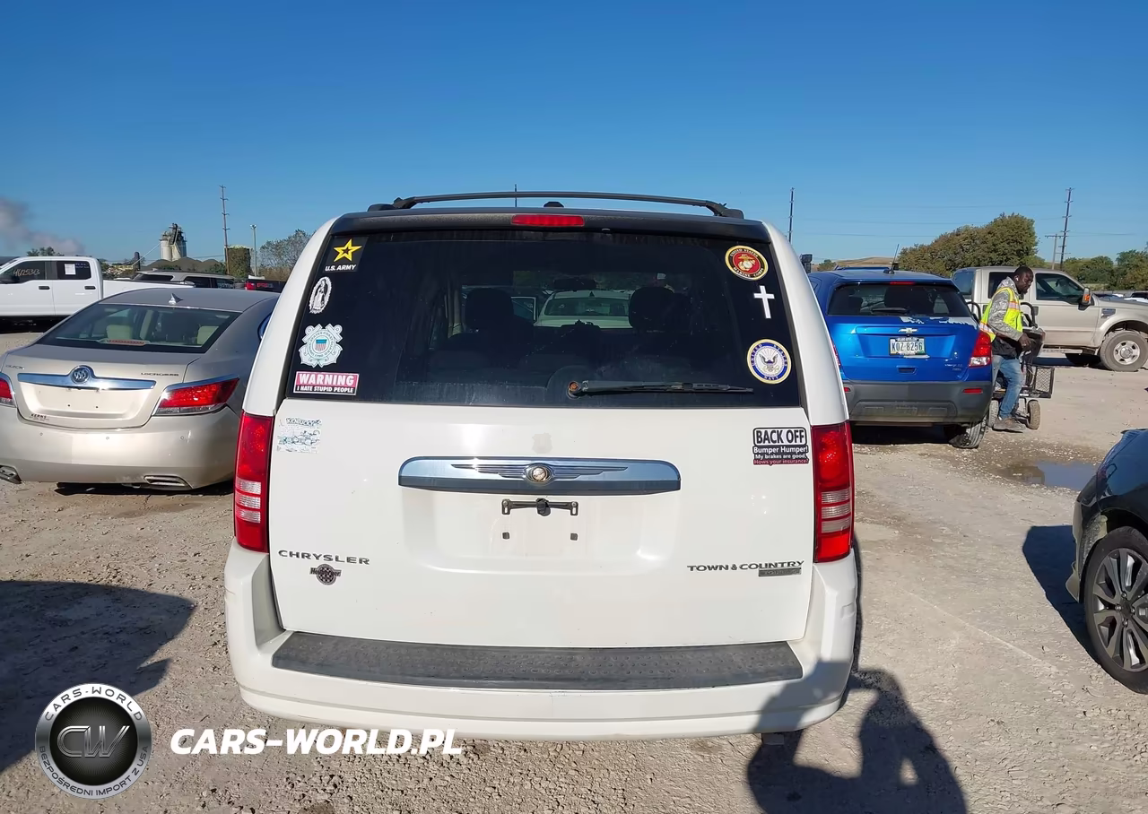 2010 Chrysler Town & Country Touring VIN:2A4RR5D15AR289164 - 17
