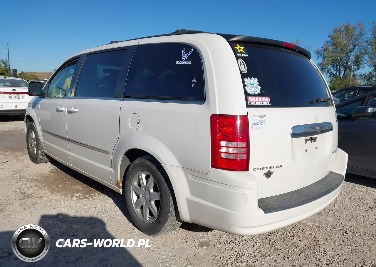 2010 Chrysler Town & Country Touring VIN:2A4RR5D15AR289164 - 3
