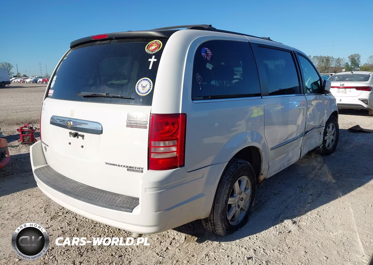 2010 Chrysler Town & Country Touring VIN:2A4RR5D15AR289164 - 4