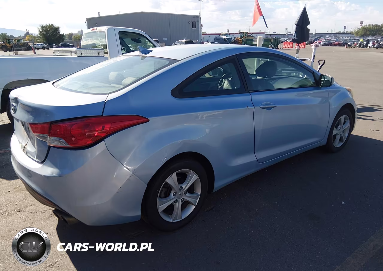 2013 Hyundai Elantra Gs VIN:KMHDH6AEXDU007619 - 4