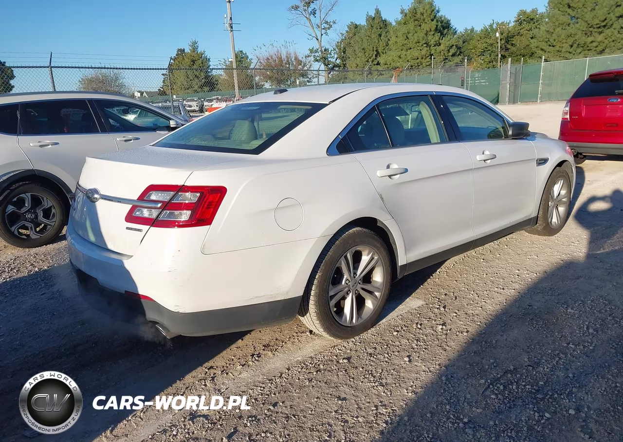 2017 Ford Taurus Se VIN:1FAHP2D88HG118140 - 4