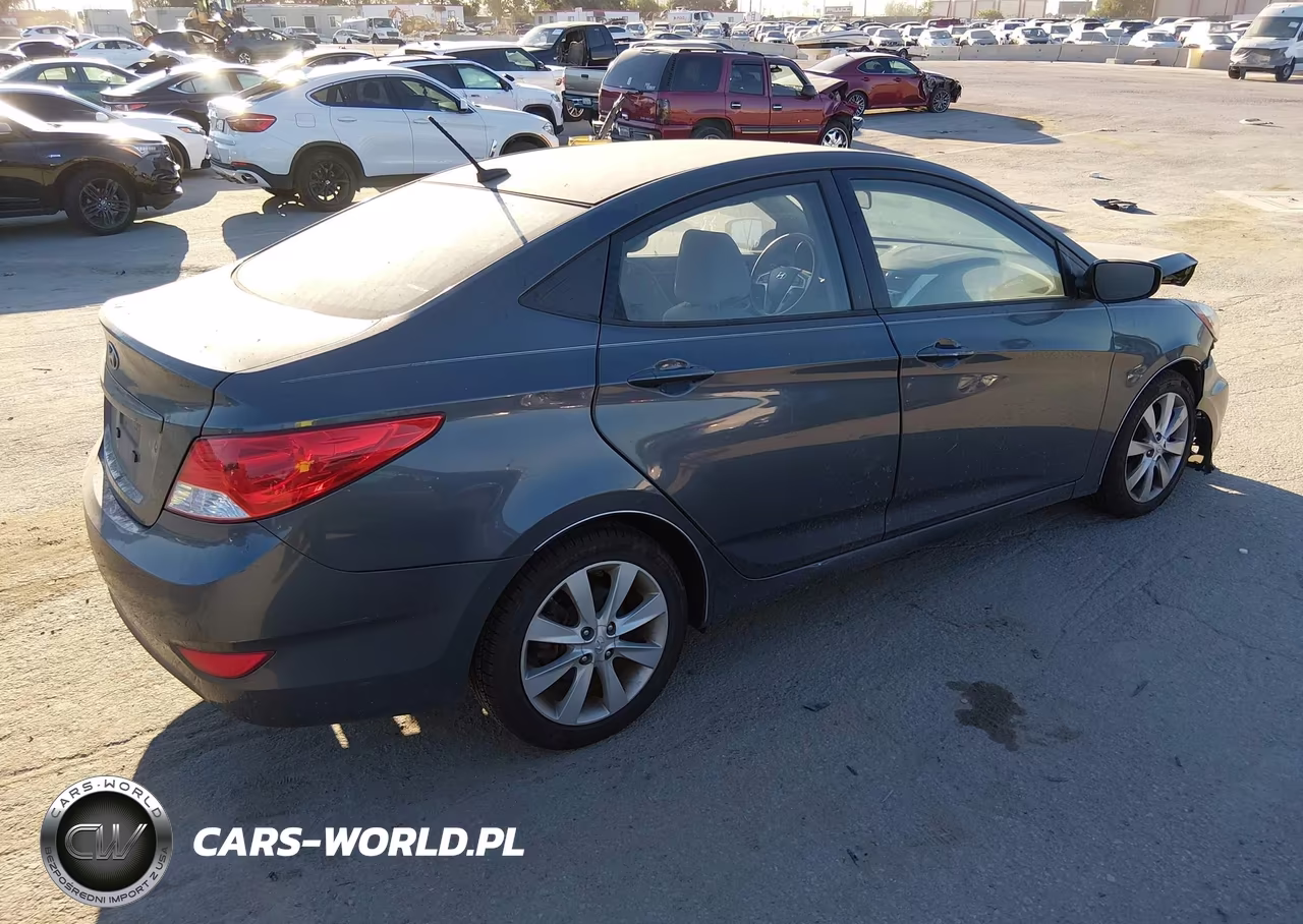 2012 Hyundai Accent Gls VIN:KMHCU4AE6CU179964 - 4