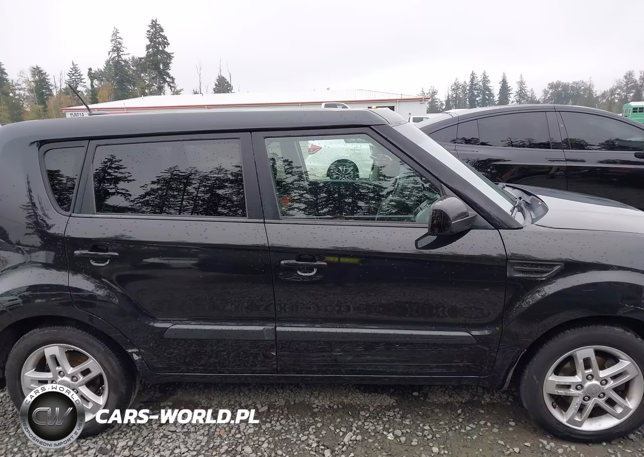 2011 Kia Soul + VIN:KNDJT2A25B7249153 - 13