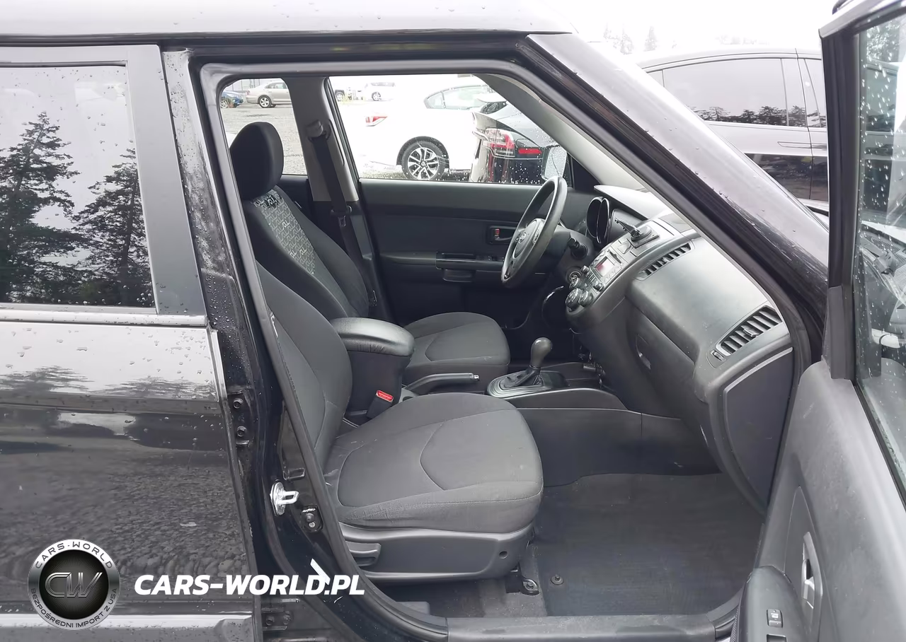 2011 Kia Soul + VIN:KNDJT2A25B7249153 - 17