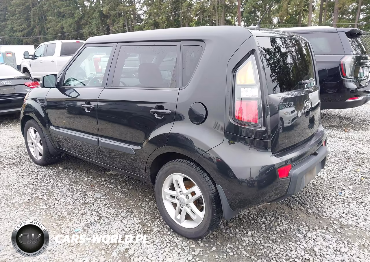 2011 Kia Soul + VIN:KNDJT2A25B7249153 - 3