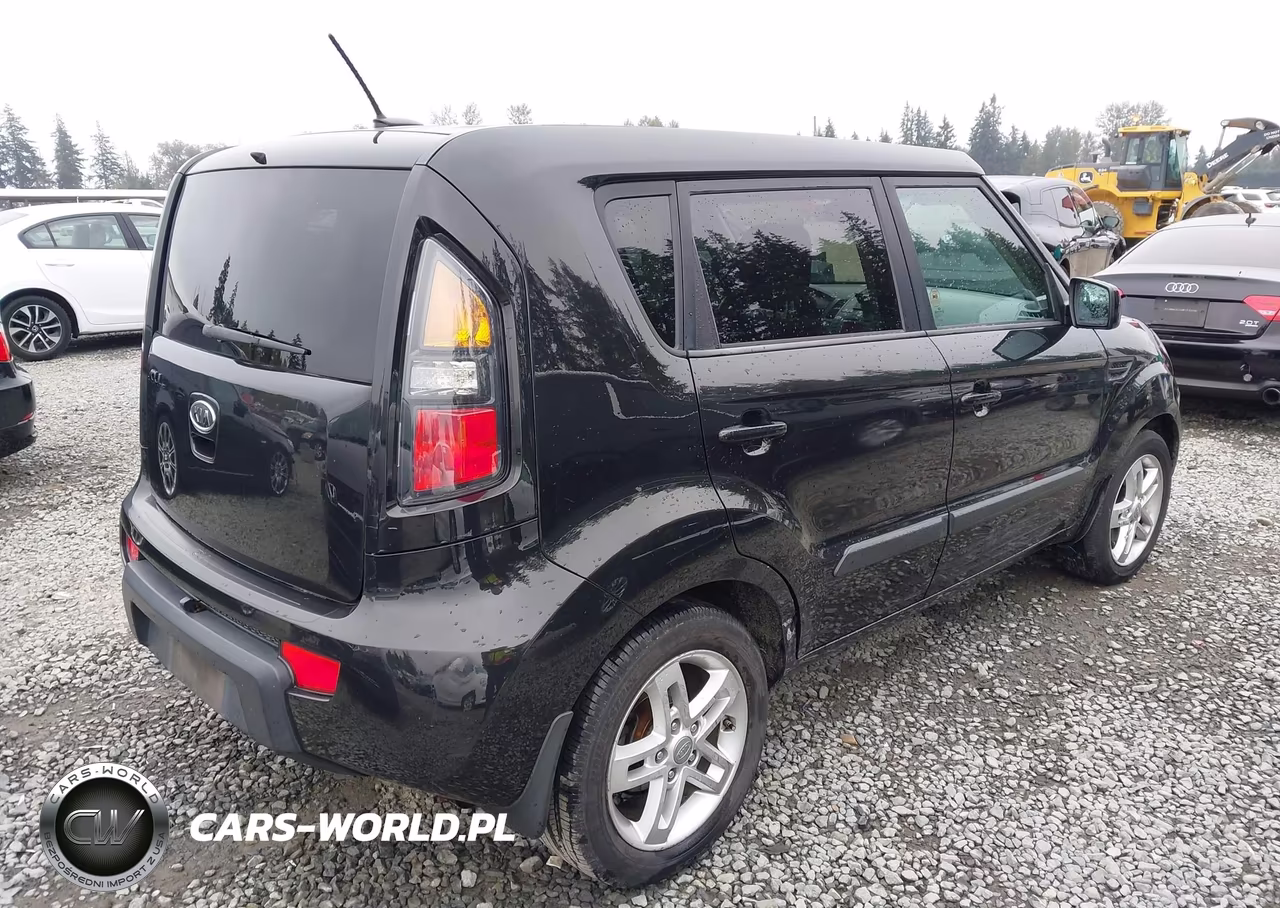 2011 Kia Soul + VIN:KNDJT2A25B7249153 - 4