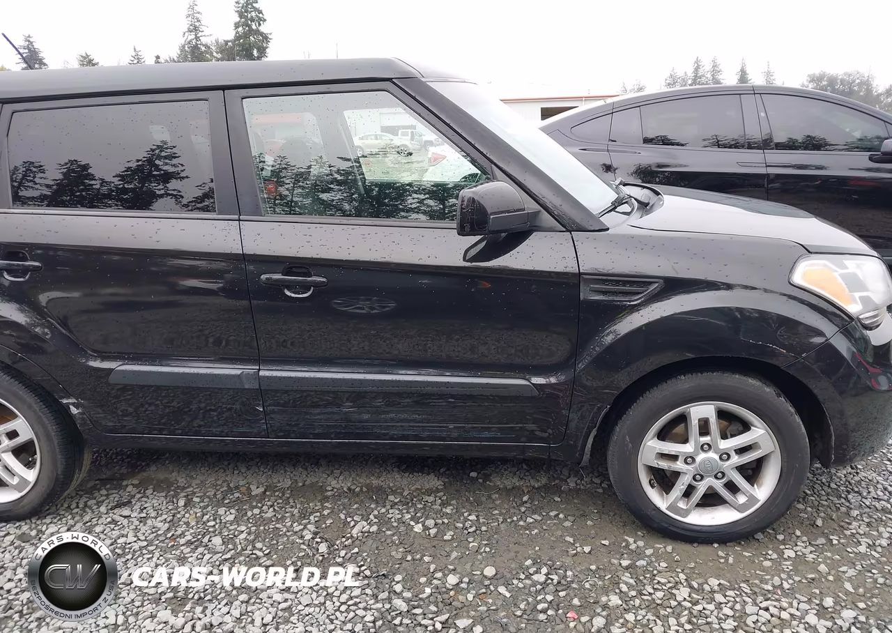 2011 Kia Soul + VIN:KNDJT2A25B7249153 - 6