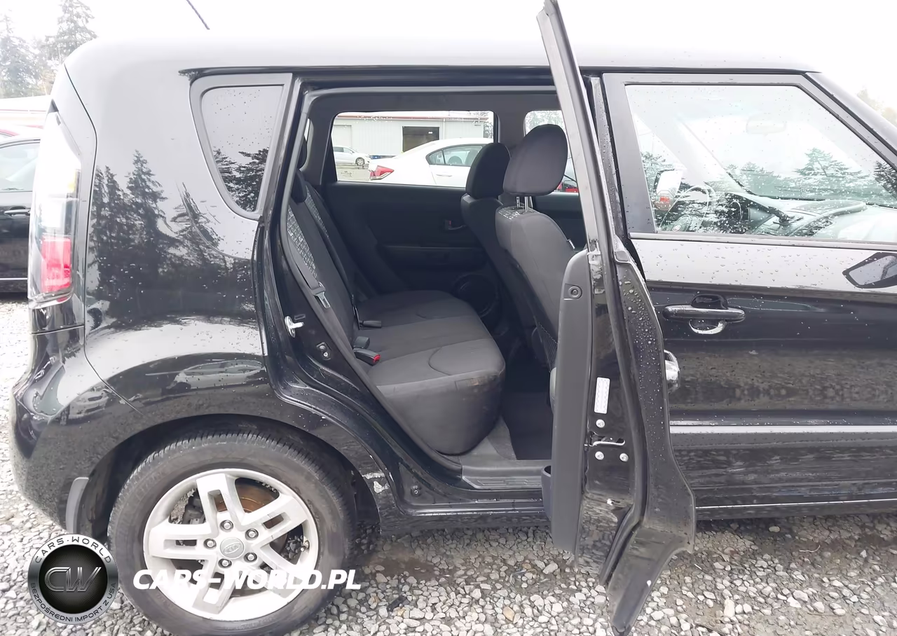 2011 Kia Soul + VIN:KNDJT2A25B7249153 - 8