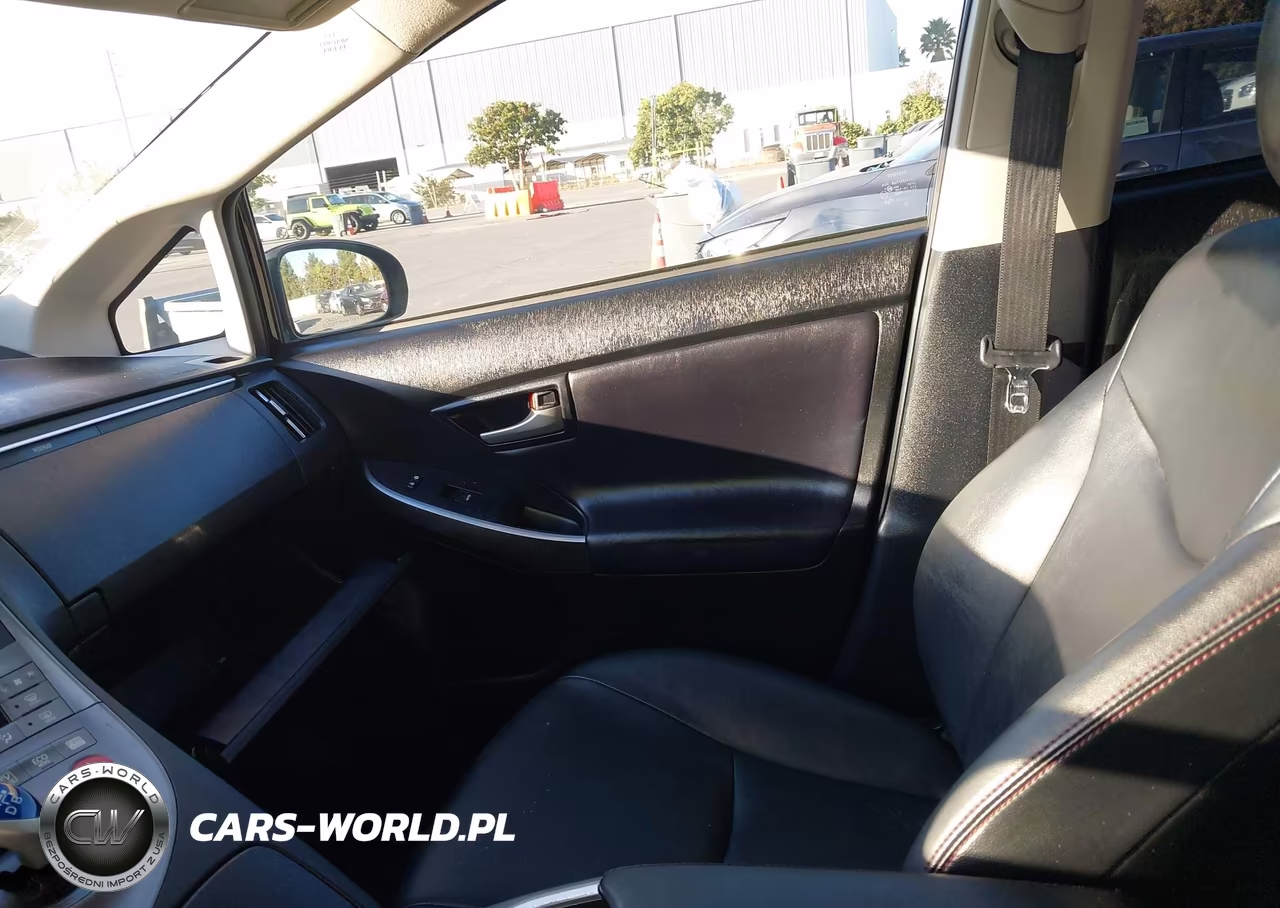 2013 Toyota Prius Three Se VIN:JTDKN3DU9D5590944 - 5