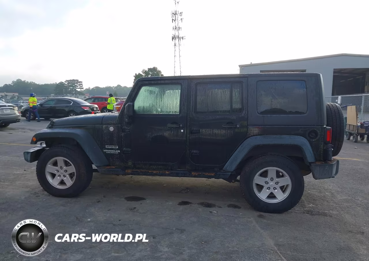 2010 Jeep Wrangler Unlimited Sport VIN:1J4BA3H18AL184943 - 14