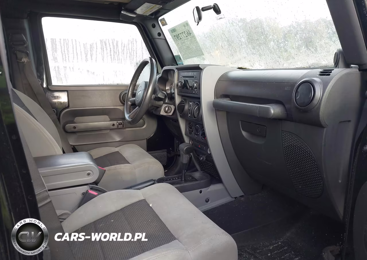 2010 Jeep Wrangler Unlimited Sport VIN:1J4BA3H18AL184943 - 5