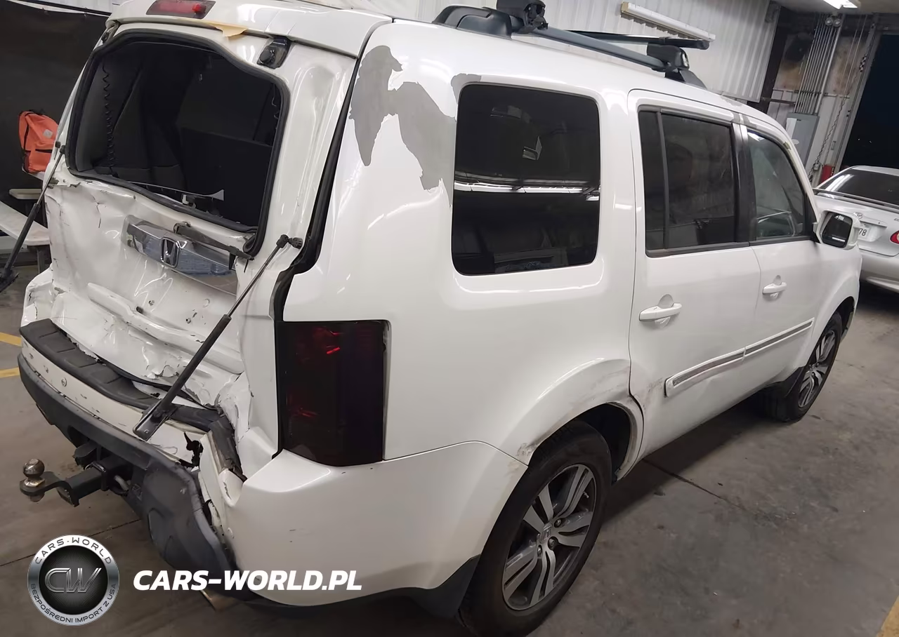 2011 Honda Pilot Touring VIN:5FNYF4H96BB093154 - 4
