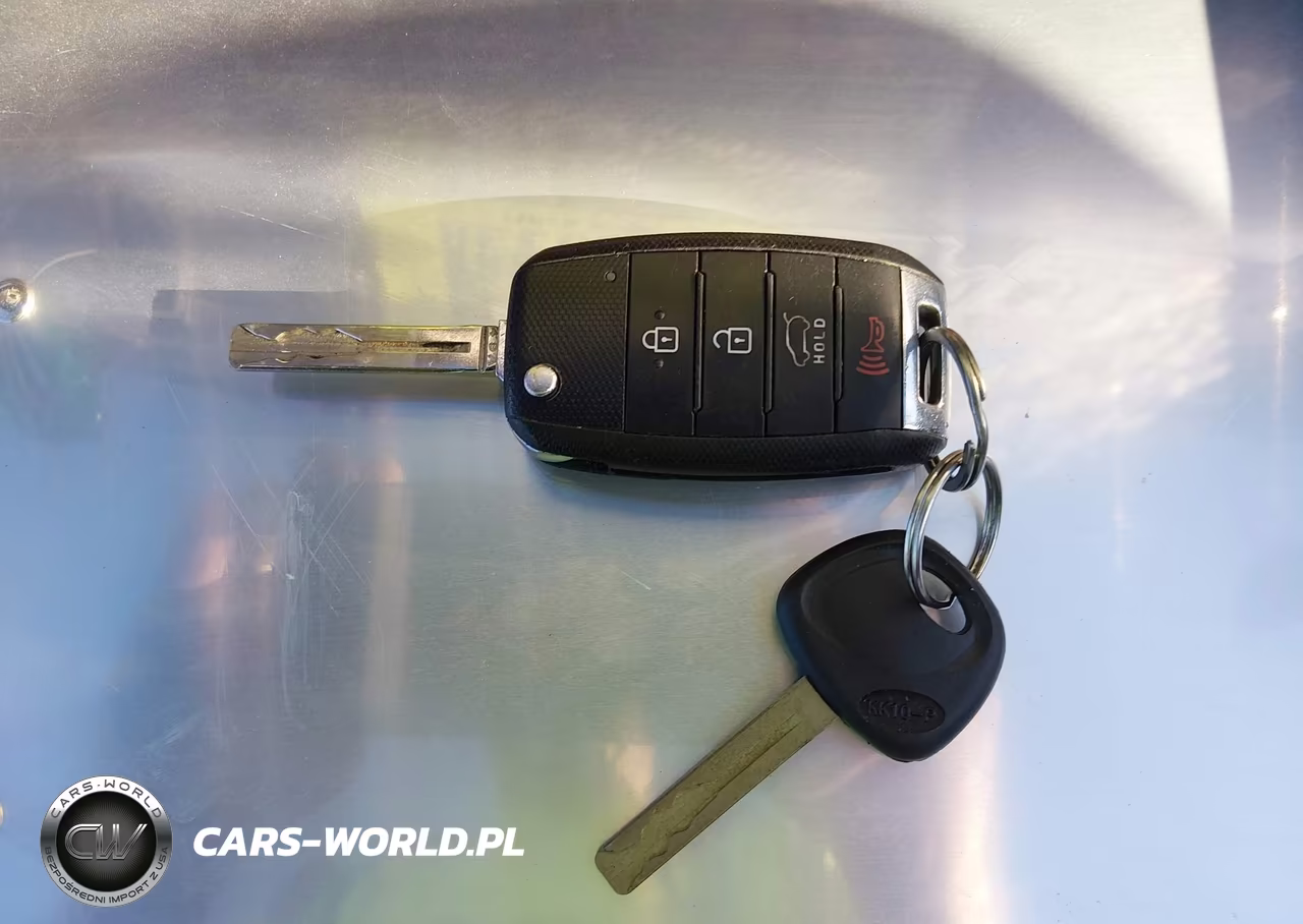 2016 Kia Soul + VIN:KNDJP3A51G7347043 - 11