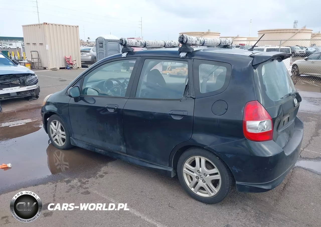 2007 Honda Fit Sport VIN:JHMGD38657S037541 - 3