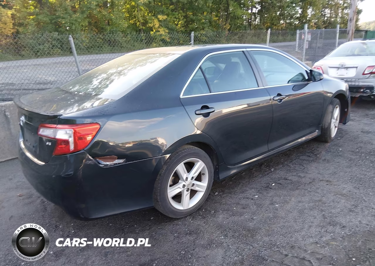 2013 Toyota Camry Se VIN:4T1BF1FK1DU270743 - 4