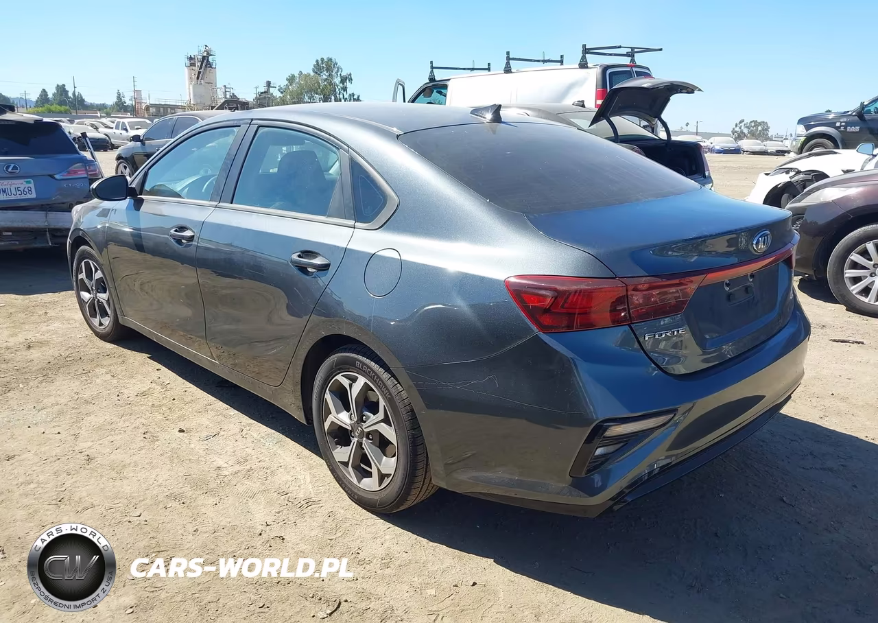 2021 Kia Forte Lxs VIN:3KPF24AD5ME370158 - 3