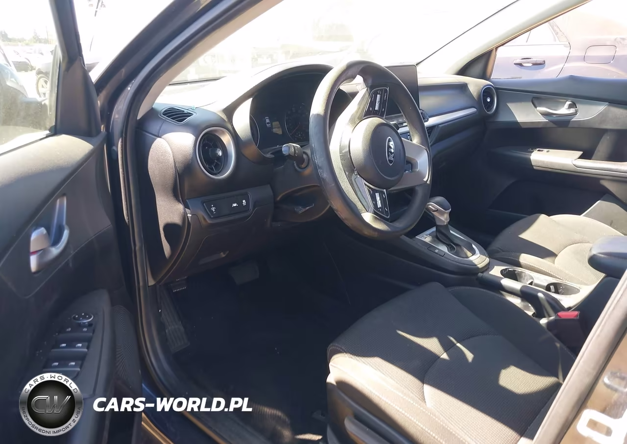 2021 Kia Forte Lxs VIN:3KPF24AD5ME370158 - 5