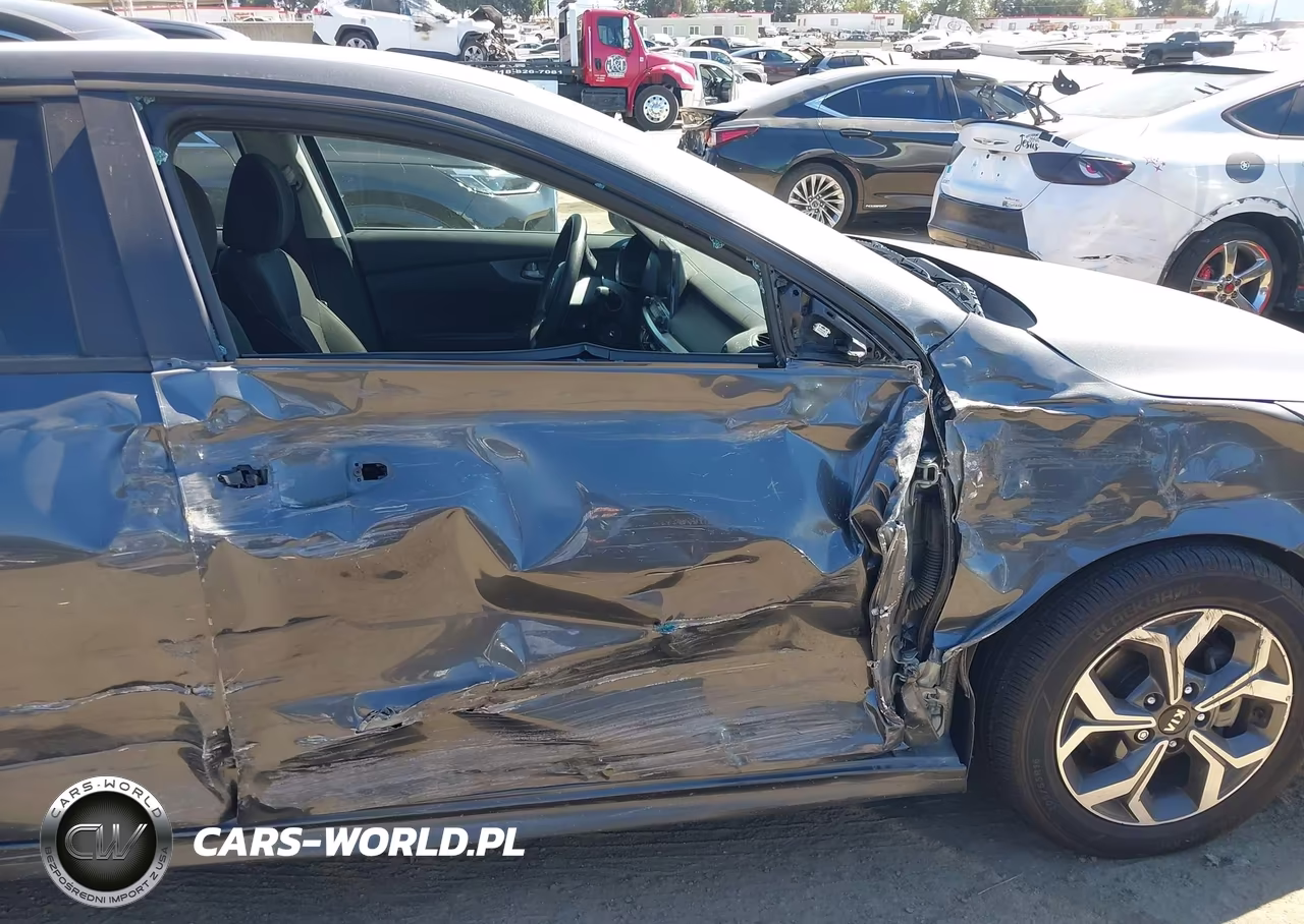 2021 Kia Forte Lxs VIN:3KPF24AD5ME370158 - 6