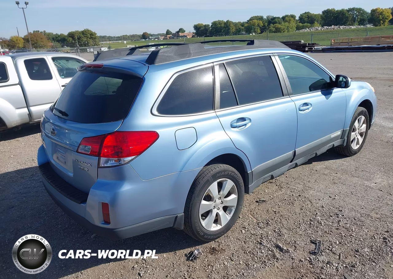 2010 Subaru Outback 3.6R Premium VIN:4S4BRDGC4A2323930 - 4