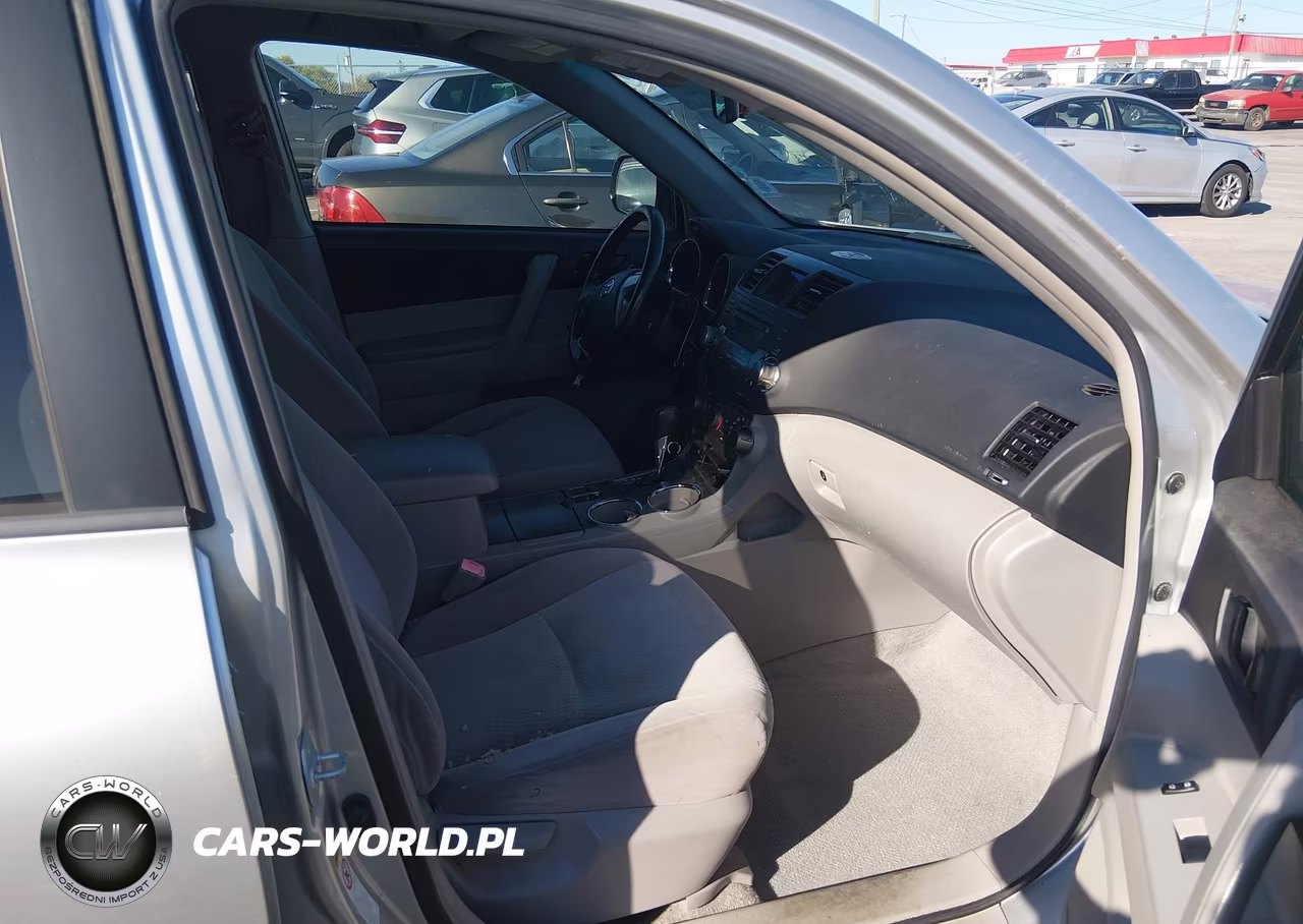 2010 Toyota Highlander Base V6 VIN:JTEZK3EH3A2105070 - 5