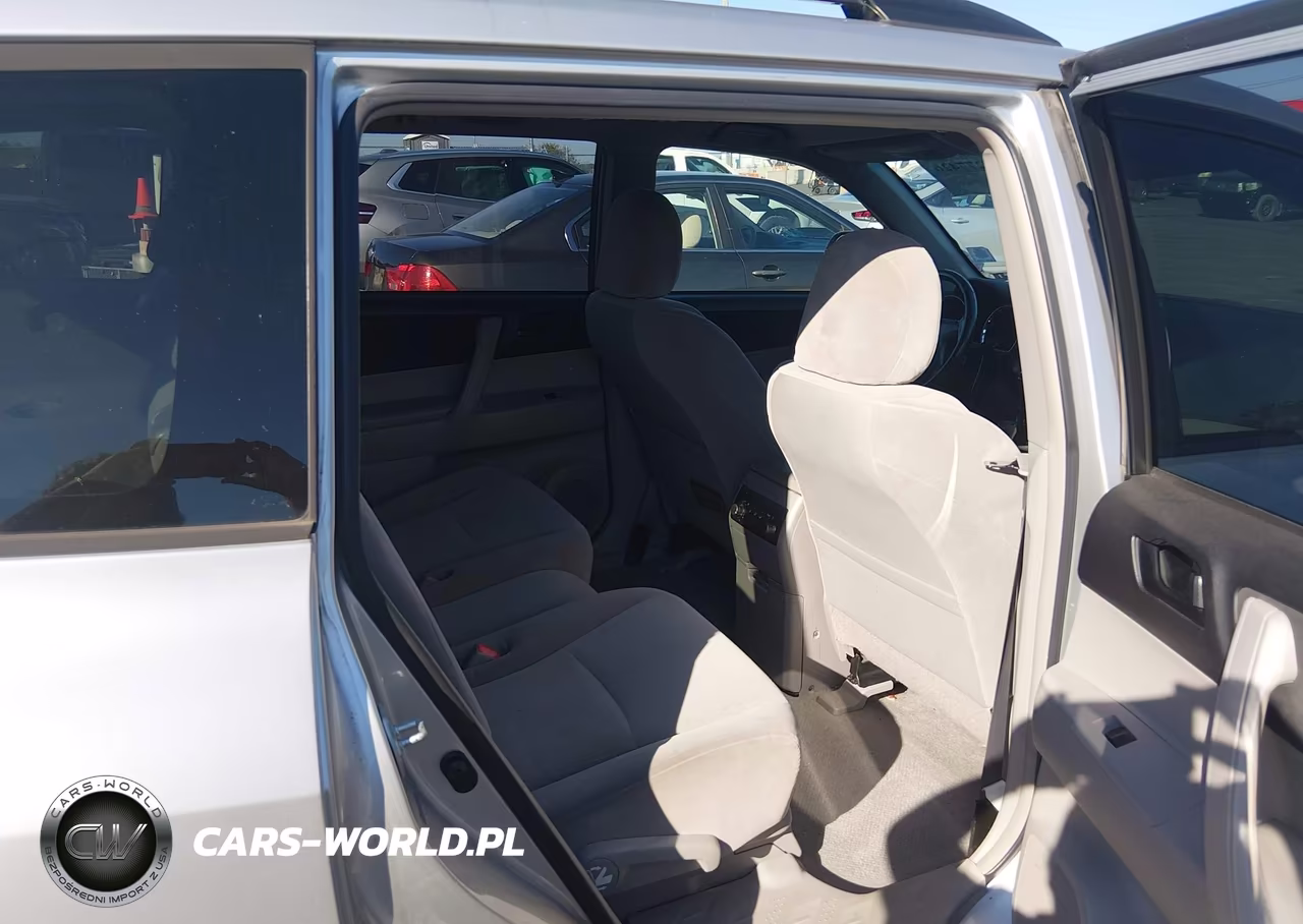 2010 Toyota Highlander Base V6 VIN:JTEZK3EH3A2105070 - 8