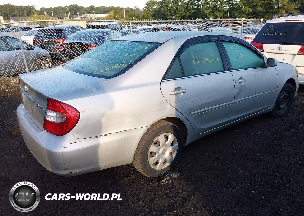 2003 Toyota Camry Le VIN:4T1BE32K33U761706 - 4