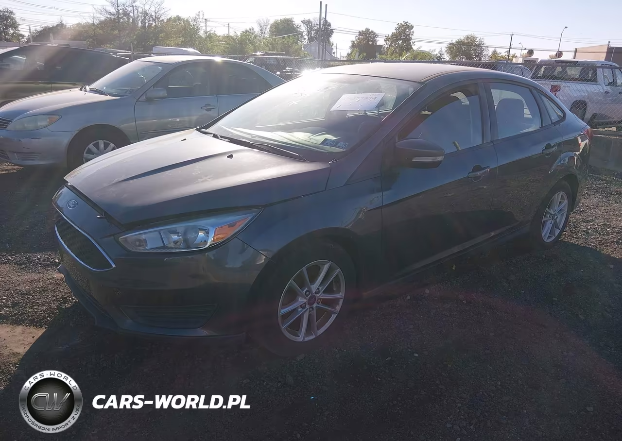 2017 Ford Focus Se VIN:1FADP3F2XHL326508 - 2